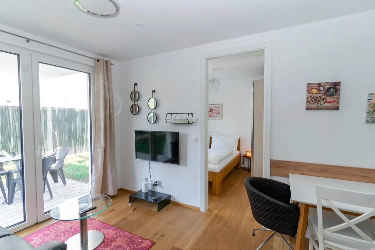 Modern Apartment With Tiny Garden Near City Center Vienna