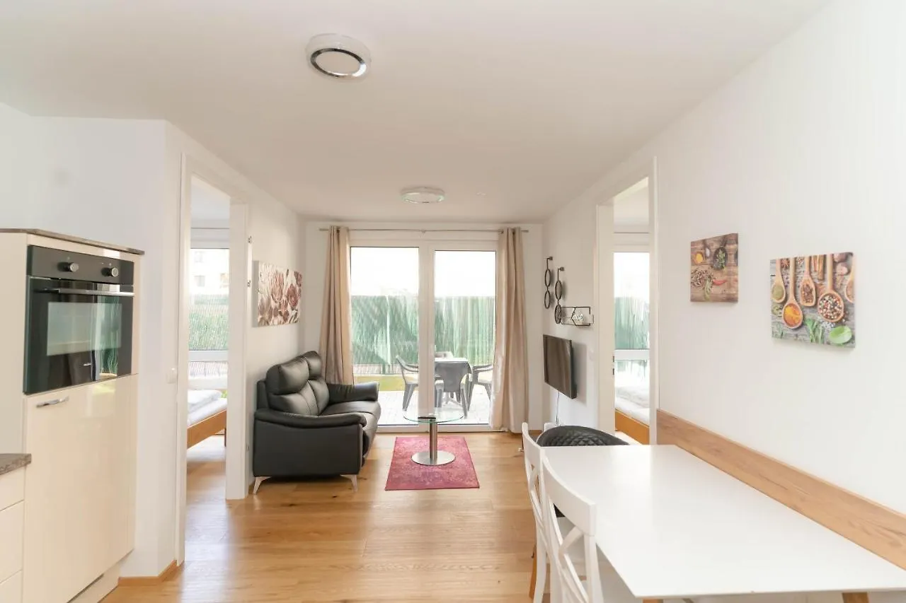Modern Apartment With Tiny Garden Near City Center Vienna