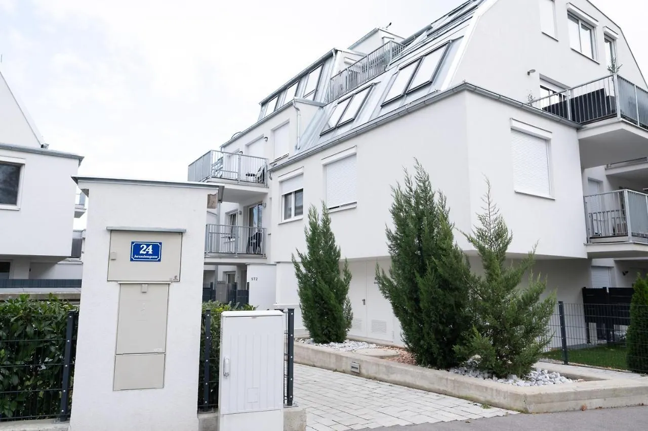 Modern Apartment With Tiny Garden Near City Center Vienna Austria